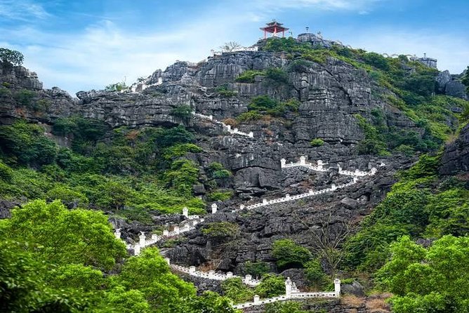 Small group tour Trang An – Bai Dinh – Mua cave 1 day with Full service - Trang An boat caves: UNESCO scenery with less effort