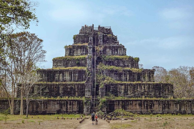 Southeast Asia 23-day: Vietnam, Cambodia & Thailand - Chiang Mai and the surrounding circuit: waterfalls, Karen village time, and the Golden Triangle