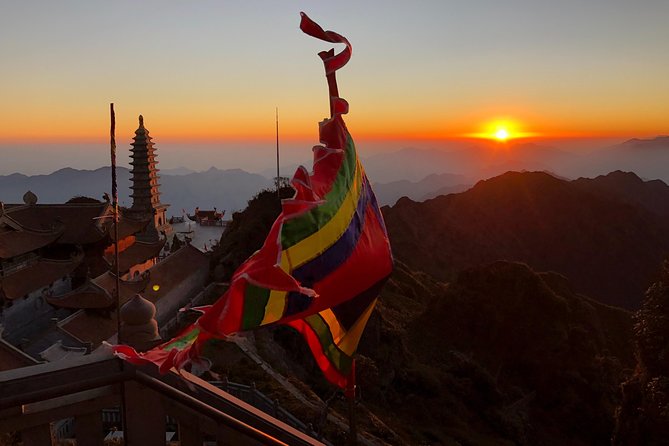 Sunrise Fansipan Mountain Hiking Tram Ton Trail 2D1N - Overnight on the mountain: early dinner, real rest, and excellent food
