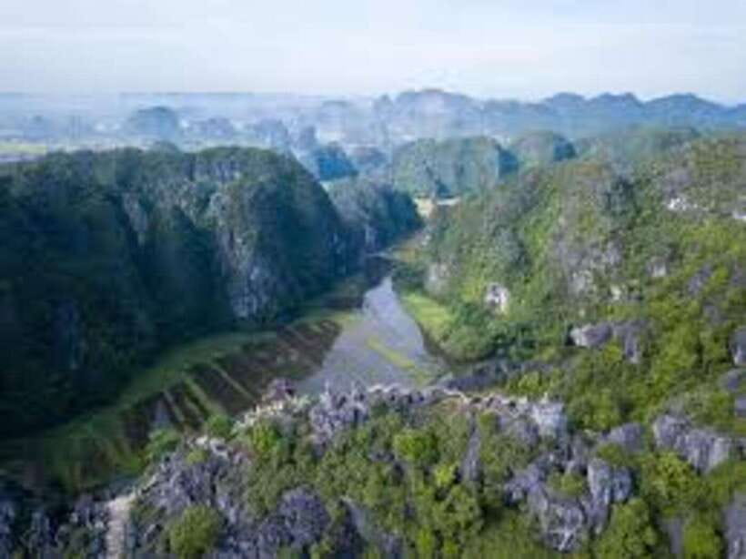 Sunset in Ninh Binh by Jeep (Trang An/Tam Coc pick up) - Mua Cave and the Ngoa Long Mountain climb (500 steps)
