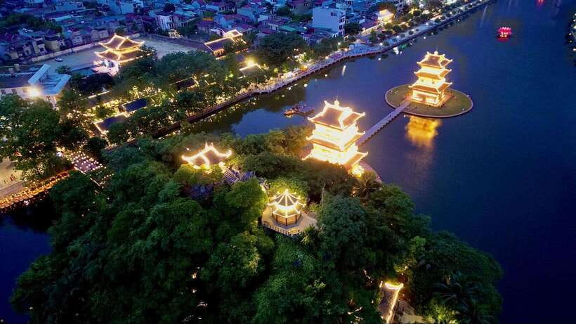 Sunset in Ninh Binh by Jeep (Trang An/Tam Coc pick up) - Hoa Lu Ancient Town: crafts and snacks in a tourism-built setting