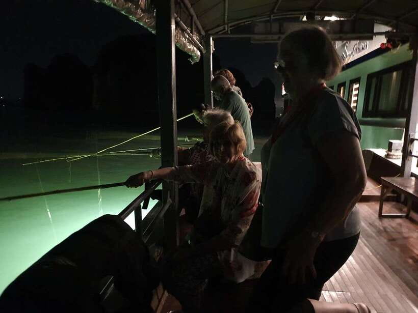 Swan Cruises: Bai Tu Long Bay 2 Days 1 Night - Day 1 on the boat: welcome, lunch-cruise rhythm, then Cap La kayaking