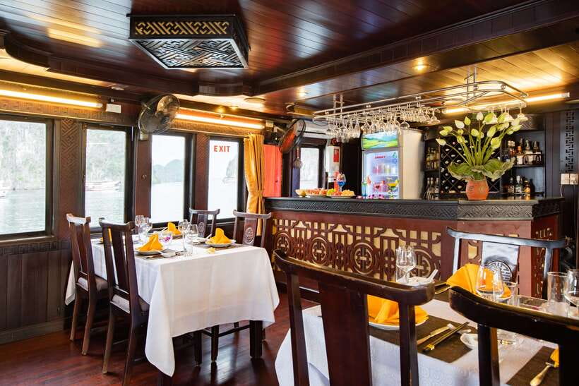 Swan Cruises: Bai Tu Long Bay 3 Day 2 Nights - Day 3: Thien Canh Son Cave and the Calm Finish Back to Hanoi
