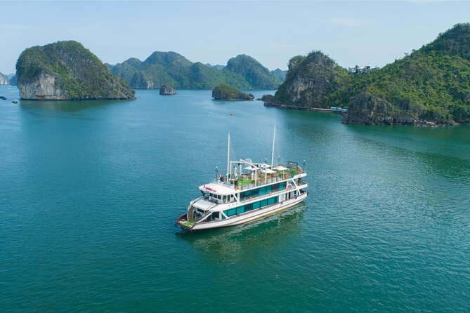 Sweetness Cruise Ha Long Bay: Caves, Kayaking, Swimming & Lunch - Hang Luon Cave by kayak (or bamboo boat)
