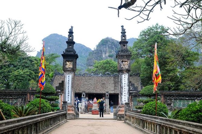 Tam Coc Ninh Binh - Hoa Lu - Deluxe Daily group Tour - Tour feel in a group of up to 25: helpful guides, manageable pacing