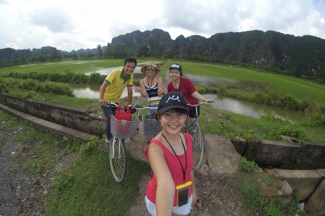 Tam Coc Ninh Binh - Hoa Lu - Deluxe Daily group Tour - Tam Coc–Bich Dong by small boat: where the day really clicks