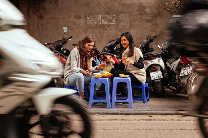 The 10 Tastings of Hanoi With Locals: Private Street Food Tour - Phố Lãn Ông traditional medicine street stop, with context