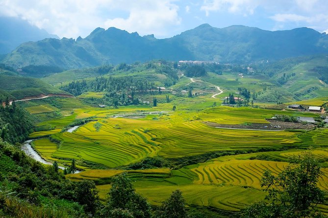 The best view and most authentic tour in Sapa (Non Touristy) - Transition to the Cai River at sunset: paddleboarding basics