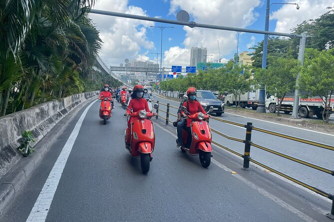 The insider's Hanoi + Train Street 4,5 Hours Female Ao Dai Riders - Riding Hanoi Like a Local (Without Getting Lost)
