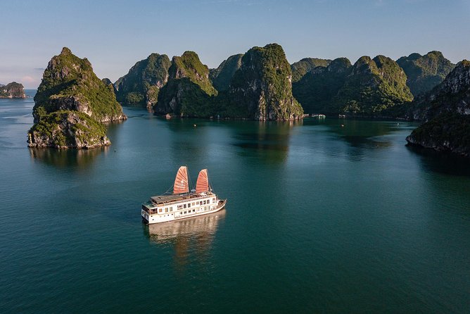 Top 1 Ha Long-Lan Ha Bay Luxury 5 Star Cruises & Balcony Cabin - Day 1 on the water: lunch cruising, fishing villages, and the Cua Van area