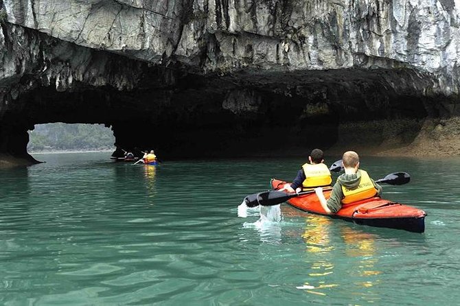 Top 1 Ha Long-Lan Ha Bay Luxury 5 Star Cruises & Balcony Cabin - Surprising Cave (10,000 m²): what to expect and how to enjoy it