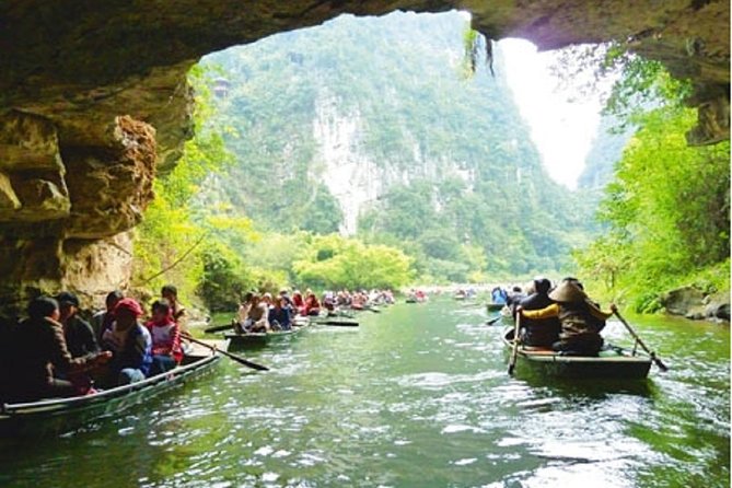 Trang An Hoa Lu Mua Cave Tour [Japanese guide, limousine bus, lunch and dinner included] - Mua Cave (Han Mua): the viewpoint climb and what you earn at the top
