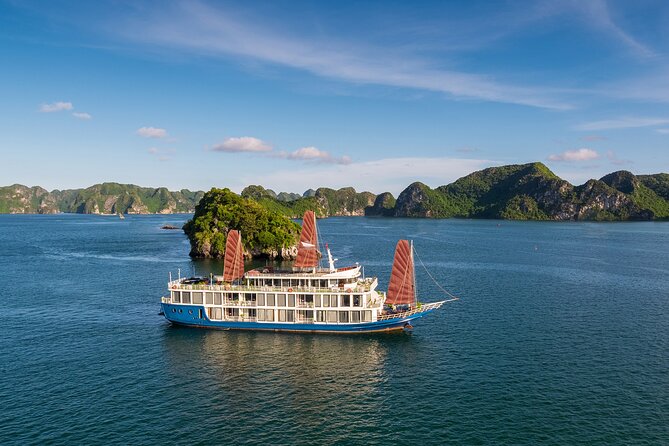 Verdure Lotus Classic Cruise in Halong Bay & Lan Ha Bay (2D1N) - Getting from Hanoi Old Quarter to Tuan Chau: the 8:00 start is real