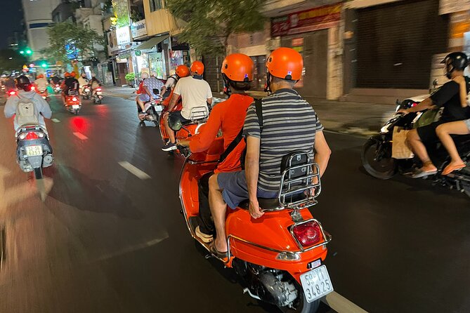 Vespa Female Ao Dai riders Night Street Food + See Train Street - Hồ Trúc Bạch + Ngu Xã street: a lesson in Hanoi noodle variety