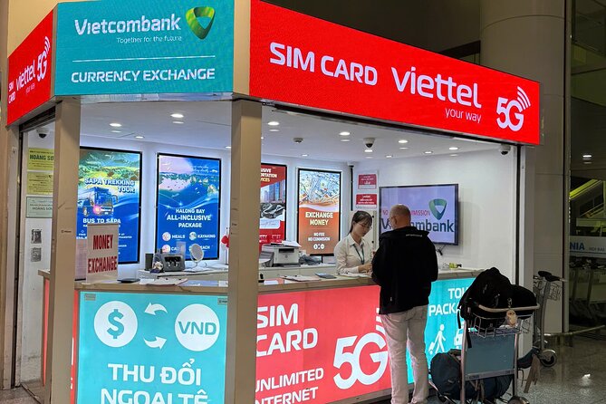 Vietnam 7 Day 30GB Tourist SIM Rental - The Airport Convenience Factor: One Stop for Tech and Small Extras
