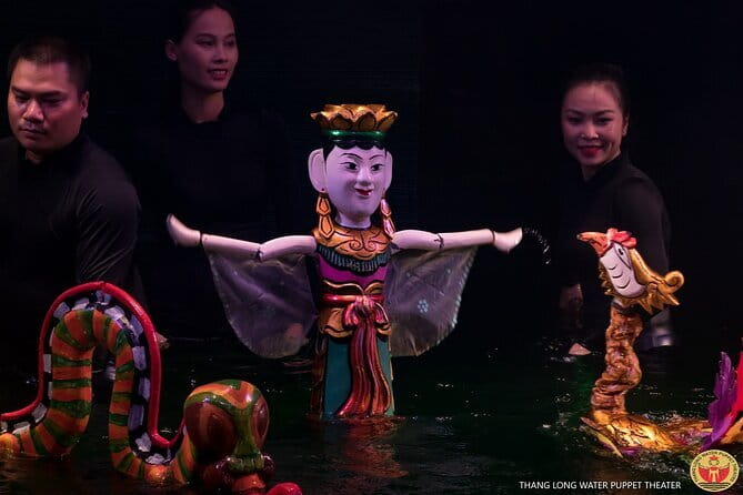 Vietnam: Thang Long Water Puppet Show - What you actually see: the water-puppet performance rhythm