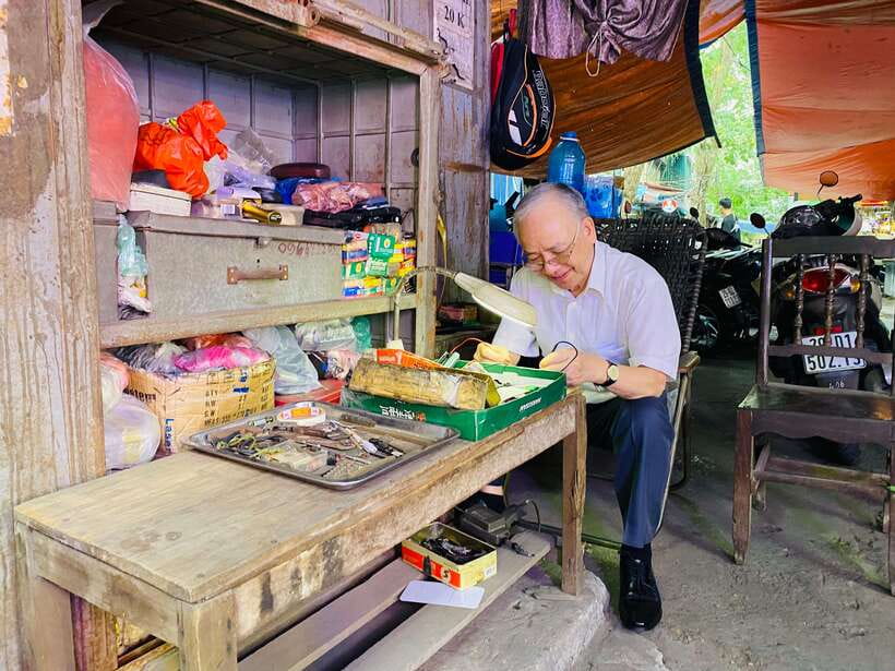 Vietnam War: Uncovering Hanoi's Untold Stories - Kham Thien B52 Memorial: When History Has a Shape