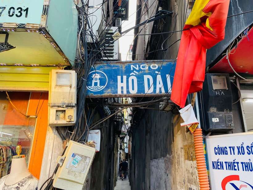 Vietnam War: Uncovering Hanoi's Untold Stories - Guides Like Kien and Dung: Why the Stories Land