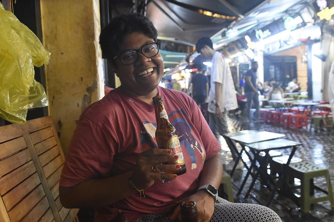 Walking Street Food Tour and Hidden Music - Stop 3: Hang Bac Street and a Classic Banh My Hoi An Stop (30 minutes)