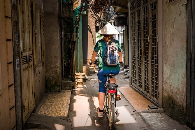 West Lake Journey by E-Bike - Tran Quoc Pagoda: The Island Temple on West Lake